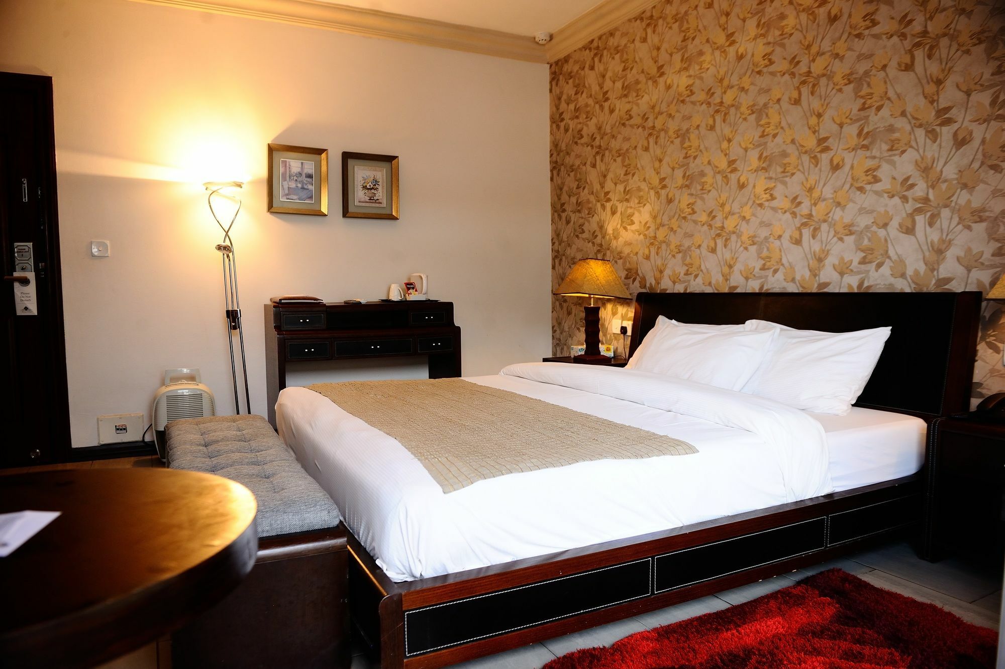 The Blowfish Hotel ลากอส ภายนอก รูปภาพ